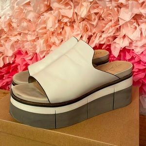 Naked Feet Flow in Mist Size 9.5 Platform Slip On Sandals